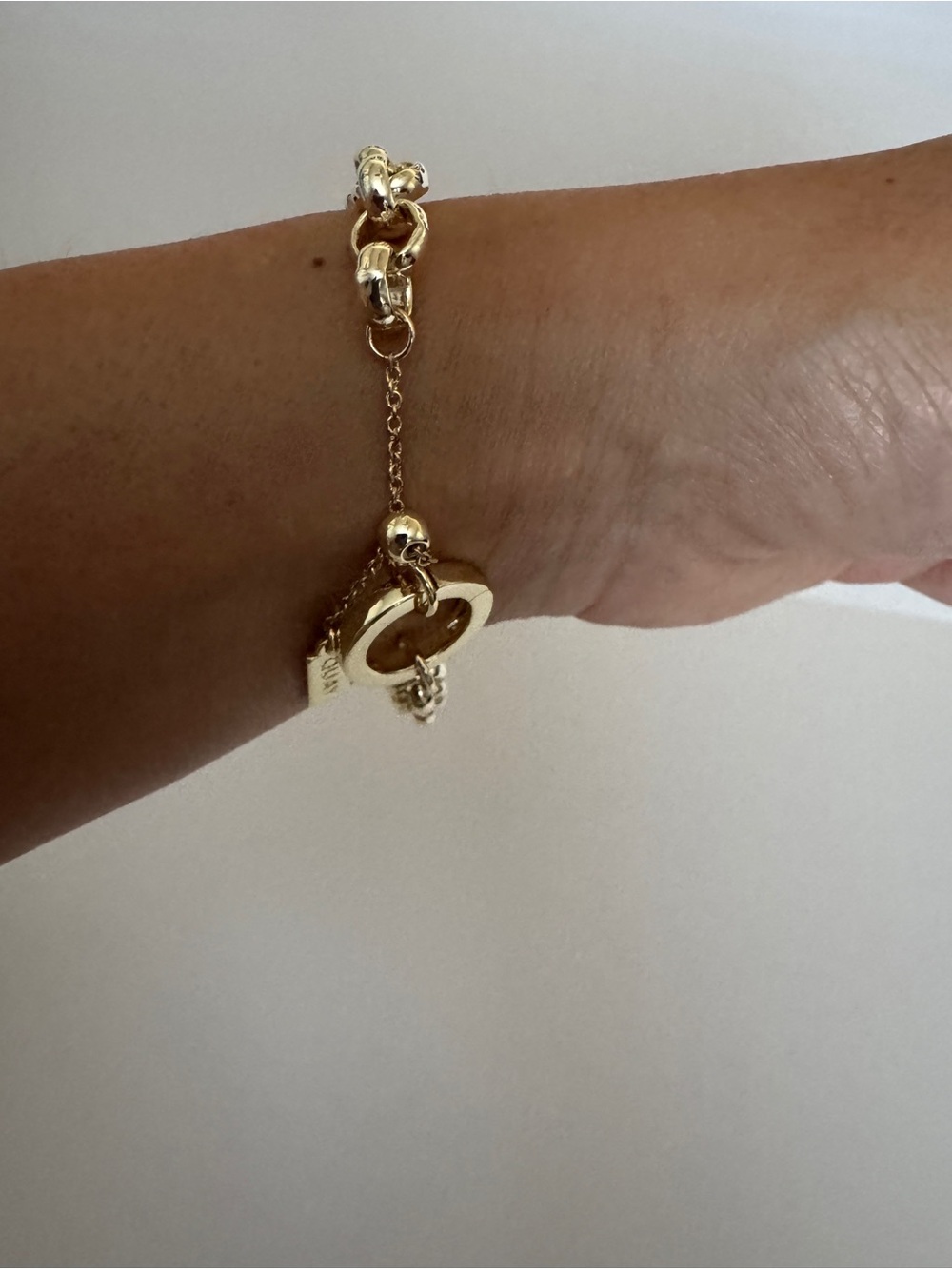 Quay Australia Shiny Gold Link Bracelet - Picture 5 of 11